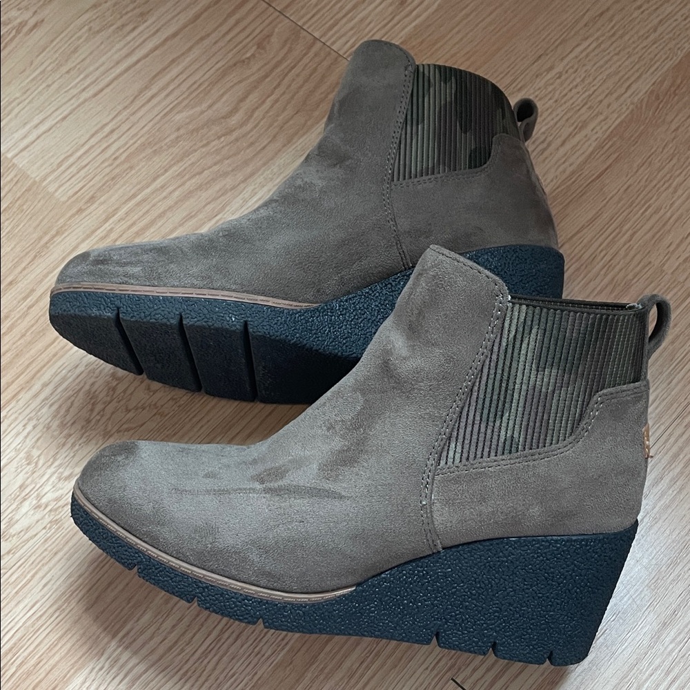 Dr. Scholl's Taupe Suede Wedge Ankle Booties